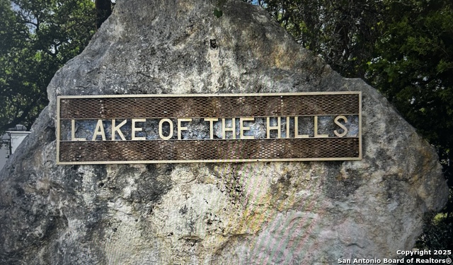 Listing photo id 7 for 1020 Cliff Circle