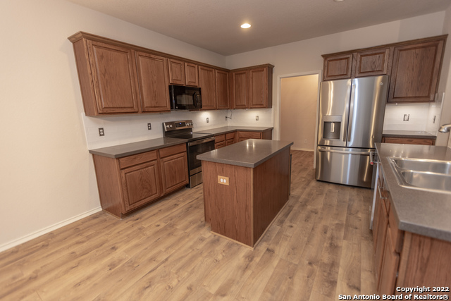 Image 10 of 70 For 414 Turnberry Way
