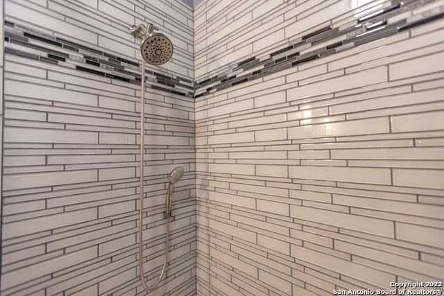 Image 13 of 70 For 414 Turnberry Way