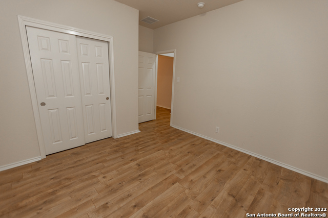 Image 16 of 70 For 414 Turnberry Way