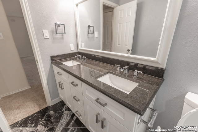 Image 41 of 70 For 414 Turnberry Way