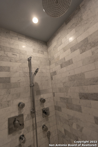 Image 44 of 70 For 414 Turnberry Way