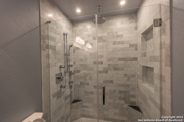 Image 45 of 70 For 414 Turnberry Way