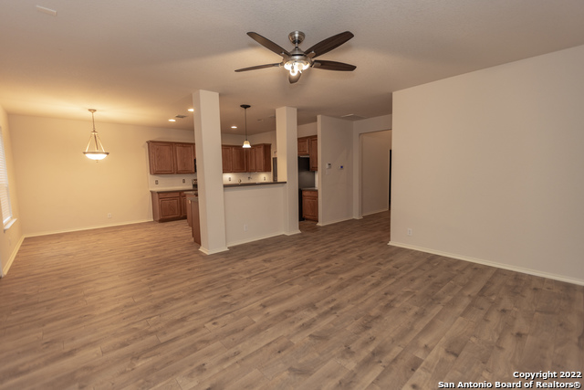 Image 9 of 70 For 414 Turnberry Way