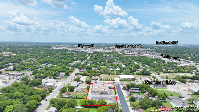 Listing photo id 2 for 2404 Commercial