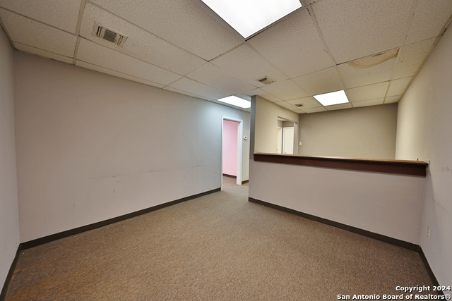 Listing photo id 39 for 2404 Commercial