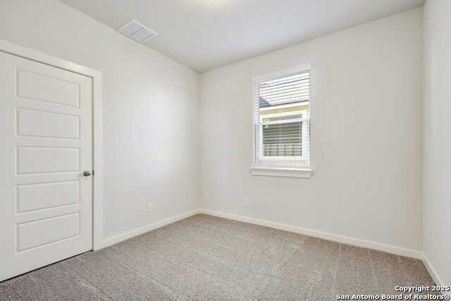 Listing photo id 14 for 736 Langston Lane