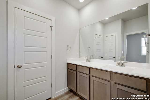 Image 5 of 9 For 736 Langston Lane
