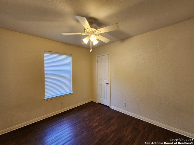 Image 15 of 23 For 251 Glenbrook Dr