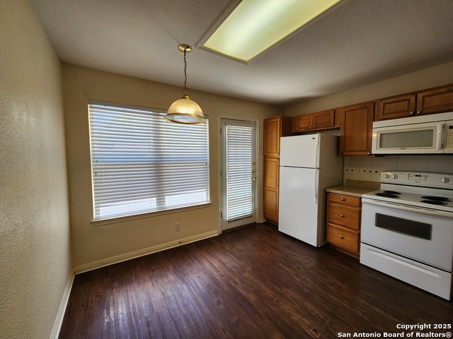Image 7 of 23 For 251 Glenbrook Dr