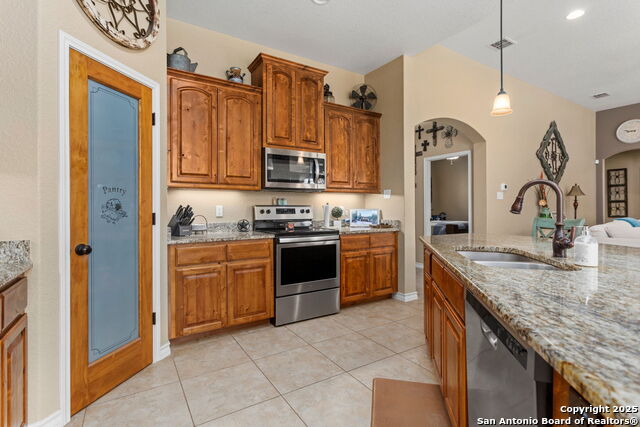 Listing photo id 12 for 309 Hickory Trail