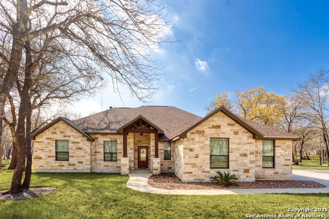 Listing photo id 1 for 309 Hickory Trail