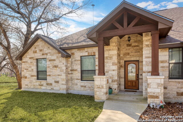 Listing photo id 2 for 309 Hickory Trail