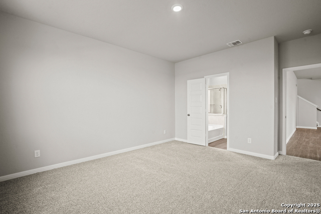 Listing photo id 10 for 10303 Eve Gardens