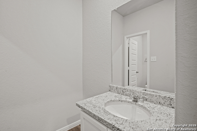 Listing photo id 14 for 10303 Eve Gardens