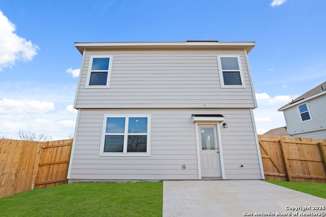 Listing photo id 19 for 10303 Eve Gardens