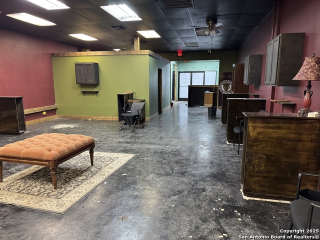 Listing photo id 0 for 4451 Walzem