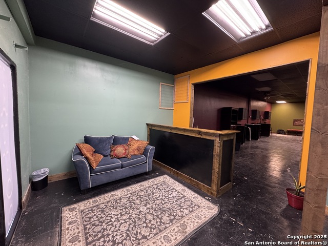 Listing photo id 1 for 4451 Walzem