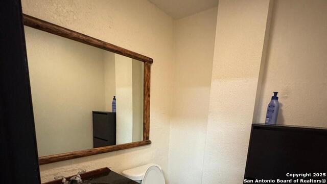 Listing photo id 4 for 4451 Walzem