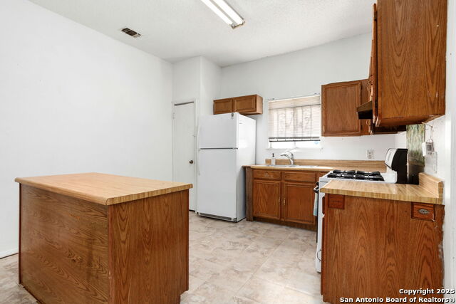 Image 10 of 19 For 122 Glass  