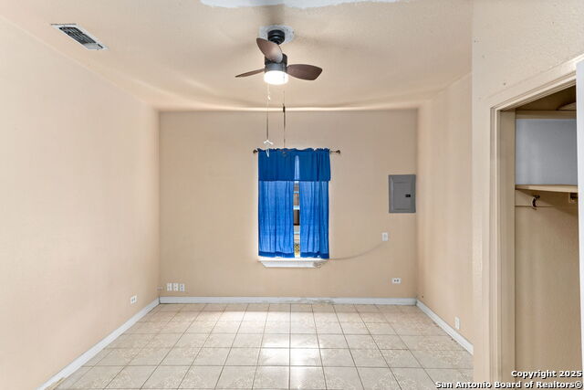 Image 12 of 19 For 122 Glass  