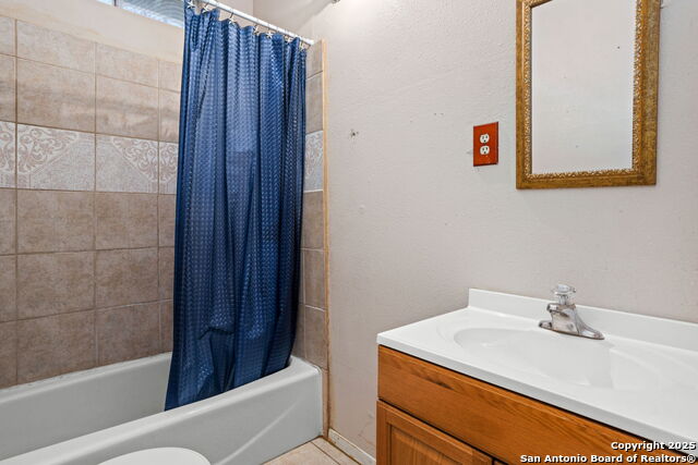 Image 14 of 19 For 122 Glass  