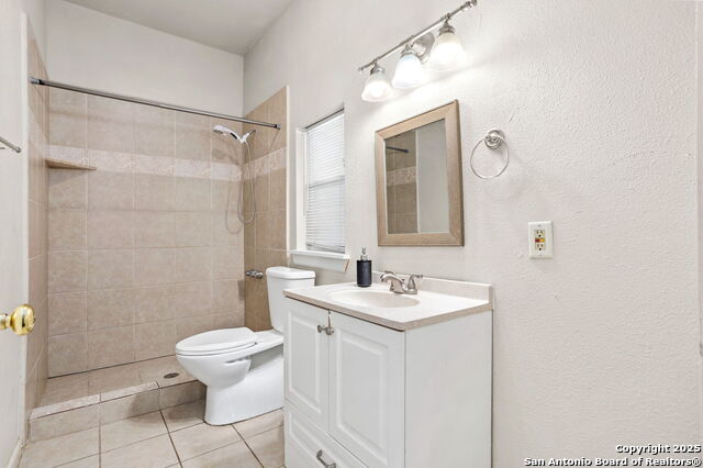 Image 16 of 19 For 122 Glass  