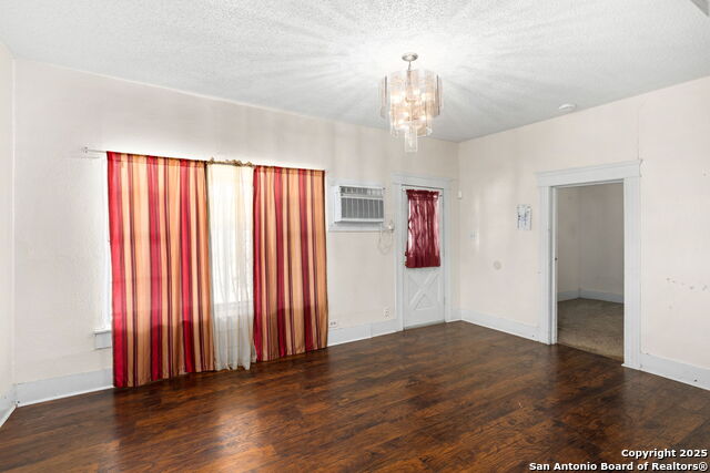 Image 4 of 19 For 122 Glass  