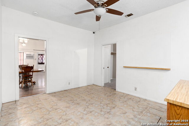 Image 8 of 19 For 122 Glass  