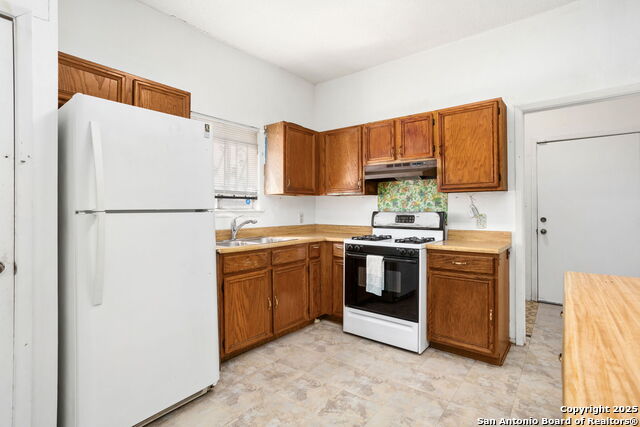 Image 9 of 19 For 122 Glass  