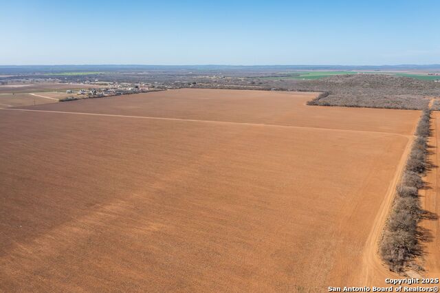Listing photo id 2 for Fm 1049 Cr 345 N