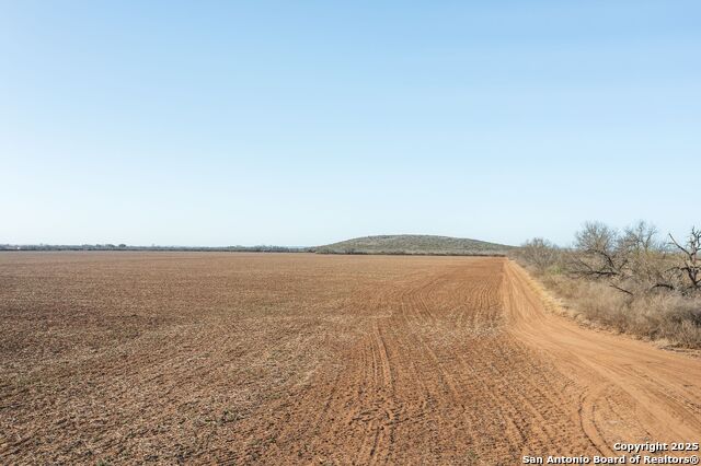 Listing photo id 3 for Fm 1049 Cr 345 N
