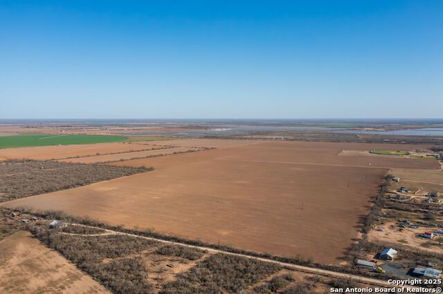 Listing photo id 4 for Fm 1049 Cr 345 N