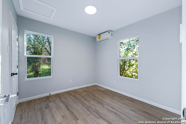 Image 8 of 15 For 263 Grape Ave S