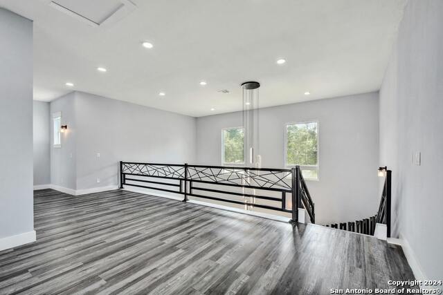 Image 20 of 30 For 131 Friendlywood Dr