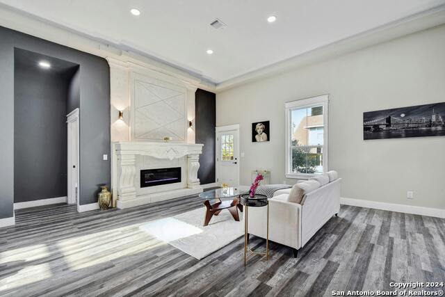 Image 7 of 30 For 131 Friendlywood Dr