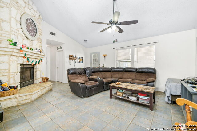 Image 5 of 15 For 207 Cibolo Branch