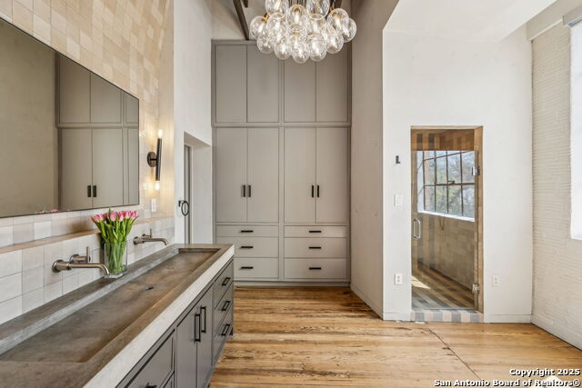 Image 12 of 32 For 212 Madison 7