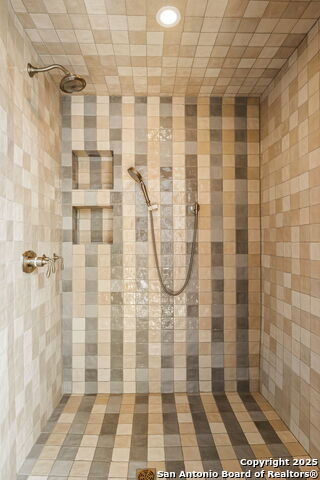 Image 13 of 32 For 212 Madison 7