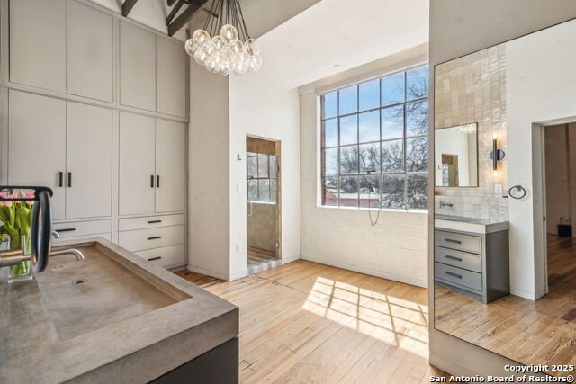 Image 9 of 32 For 212 Madison 7