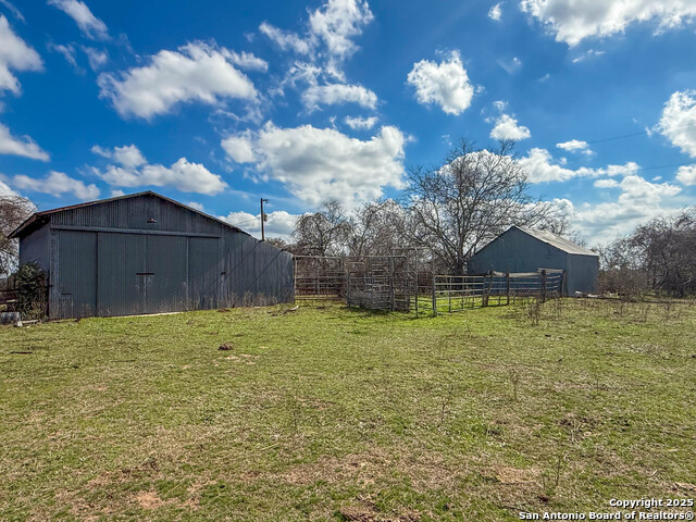 Listing photo id 14 for 3113 Hannessee Rd