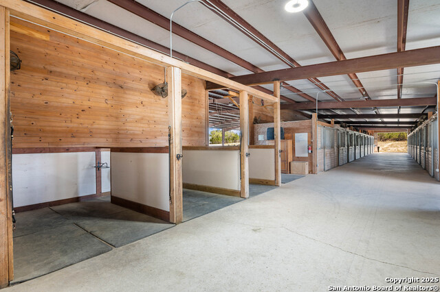 Image 11 of 53 For 728 Upper Moffett