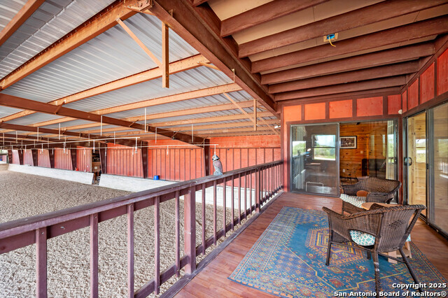 Image 20 of 53 For 728 Upper Moffett