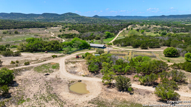 Image 22 of 53 For 728 Upper Moffett