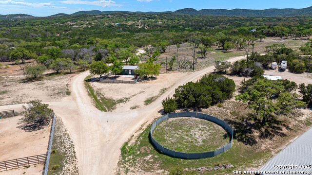 Image 26 of 53 For 728 Upper Moffett