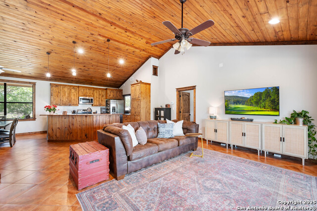Image 31 of 53 For 728 Upper Moffett