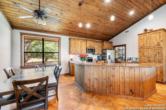 Image 34 of 53 For 728 Upper Moffett