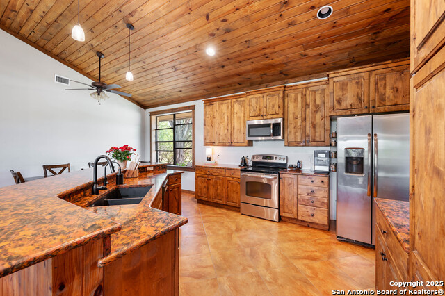 Image 35 of 53 For 728 Upper Moffett