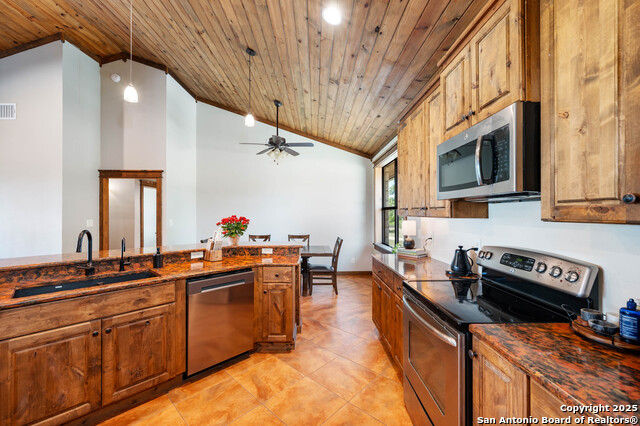 Image 36 of 53 For 728 Upper Moffett