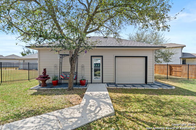 Image 23 of 38 For 1411 Meyer Pkwy